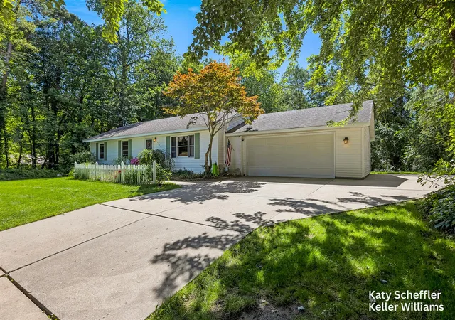 Homes for sale in Dorr, MI | 4167 Ponderosa Dr, Dorr, MI 49323 | MLS# 70541809