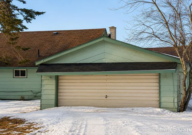 Photo 5 of Sale Pending at 12083 Driftwood Dr, Skanee, MI 49962 | MLS# 50206642 | Listing updated on 2026-08-28