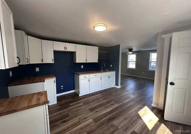 Photo 3 of Single family home for sale at 633 Spring Ave, Florence T Wi, WI 54121 | MLS# 50219773 | Listing updated on 2026-09-13