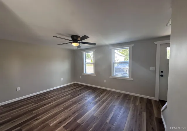 Photo 4 of Single family home for sale at 633 Spring Ave, Florence T Wi, WI 54121 | MLS# 50219773 | Listing updated on 2026-09-13