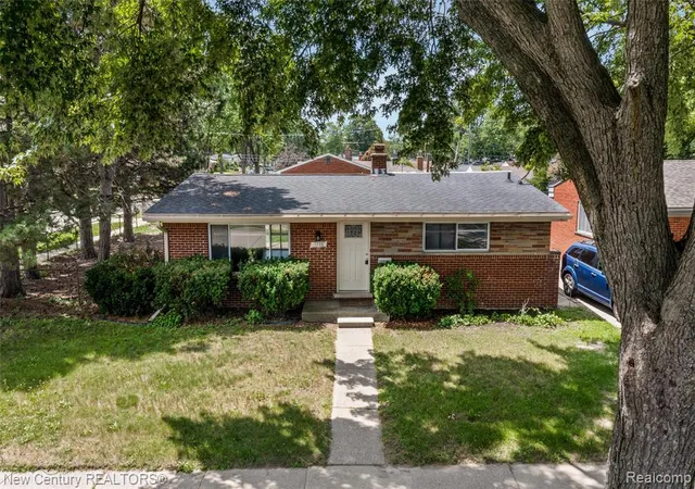 Homes for sale in Madison Heights, MI | 1720 Westbrook Dr, Madison Heights, MI 48071 | MLS# 61008145