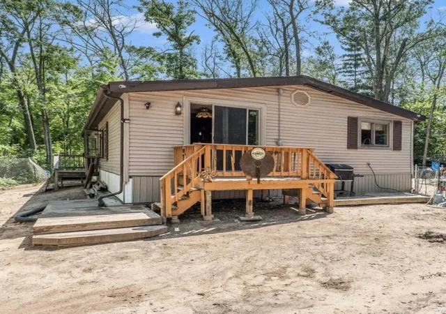 1st image of 2421 N Gordon Ave, White Cloud, MI 49349 | MLS# 70553738