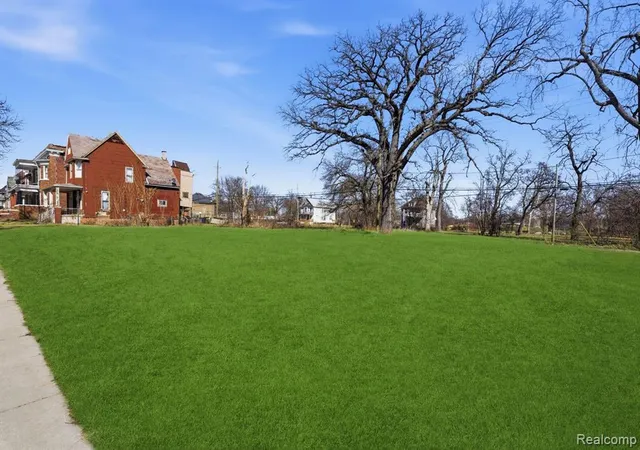 3rd image of 2180 Sheridan St, Detroit, MI 48214 | MLS# 60974375