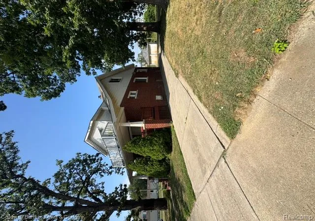 Photo 3 of Sale Pending at 18647 Robert St, Melvindale, MI 48122 1461 | MLS# 61024269 | Listing updated on 2026-09-16