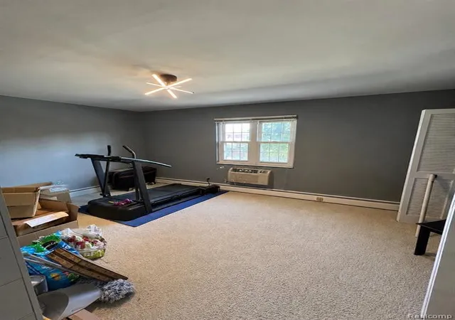 Listing Photo 5 - Condo for sale in building located at 555 Townsend St, Birmingham, MI 48009 - Unit #203