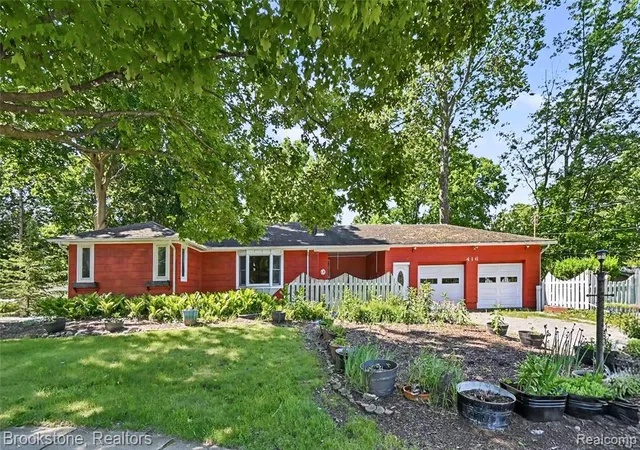 Homes for sale in Mason, MI | 416 E Maple St, Mason, MI 48854 | MLS# 61005861