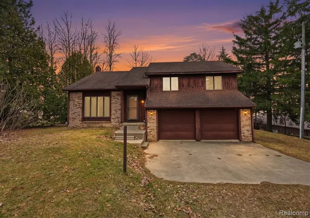 Homes for sale in Deckerville, MI | 5436 N Lakeshore Rd, Deckerville, MI 48427 9629 | MLS# 60980058