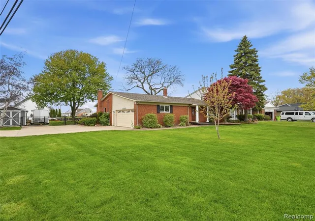 Homes for sale in Harrison Township, MI | 32160 S River Rd, Harrison Township, MI 48045 | MLS# 61004231
