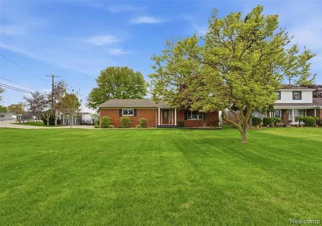 Homes for sale in Harrison Township, MI | 32160 S River Rd, Harrison Township, MI 48045 | MLS# 61004231