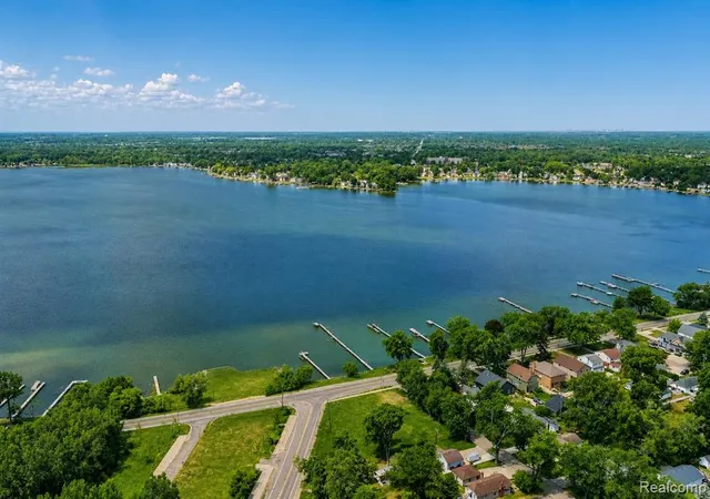 3rd image of 42920 W 14 Mile Rd, Walled Lake, MI 48390 | MLS# 61018016
