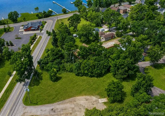 4th image of 42920 W 14 Mile Rd, Walled Lake, MI 48390 | MLS# 61018016
