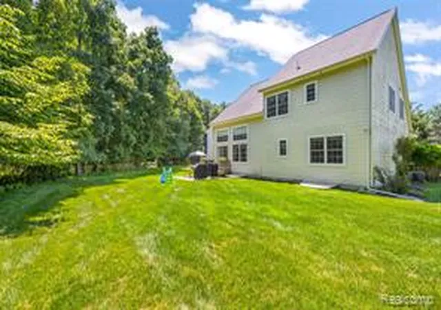 Homes for sale in Grand Blanc, MI | 10182 Edgewood Dr, Grand Blanc, MI 48439 | MLS# 61009689
