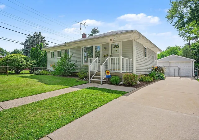 Homes for sale in Mount Clemens, MI | 1540 Westlawn St, Mount Clemens, MI 48043 | MLS# 50213466