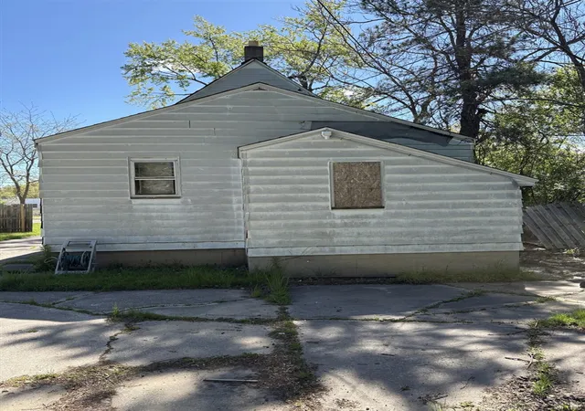 Homes for sale in Saginaw, MI | 2121 Sheridan Ave, Saginaw, MI 48601 | MLS# 70536233