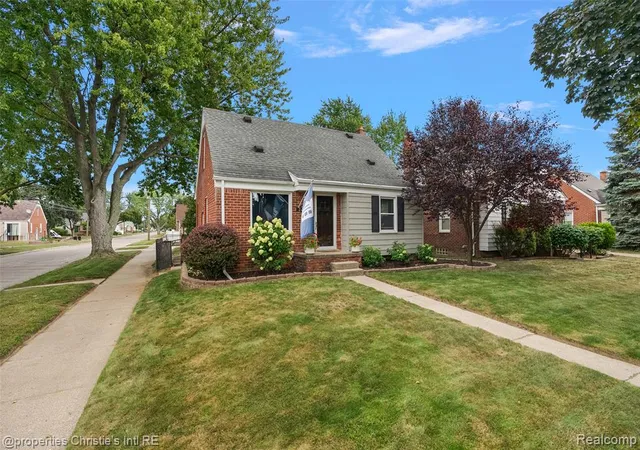Photo 2 of Single family home for sale at 3034 Ferris Ave, Royal Oak, MI 48073 3568 | MLS# 61024334 | Listing updated on 2026-09-06
