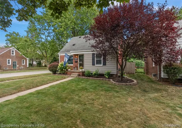 Photo 3 of Single family home for sale at 3034 Ferris Ave, Royal Oak, MI 48073 3568 | MLS# 61024334 | Listing updated on 2026-09-06