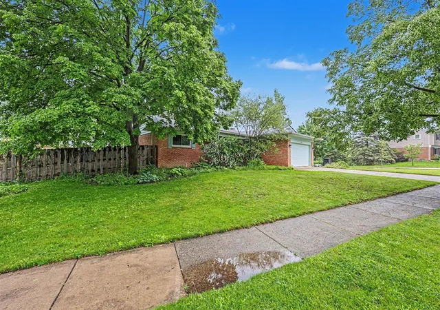 Homes for sale in Ann Arbor, MI | 2195 Steeplechase Dr, Ann Arbor, MI 48103 | MLS# 70534574