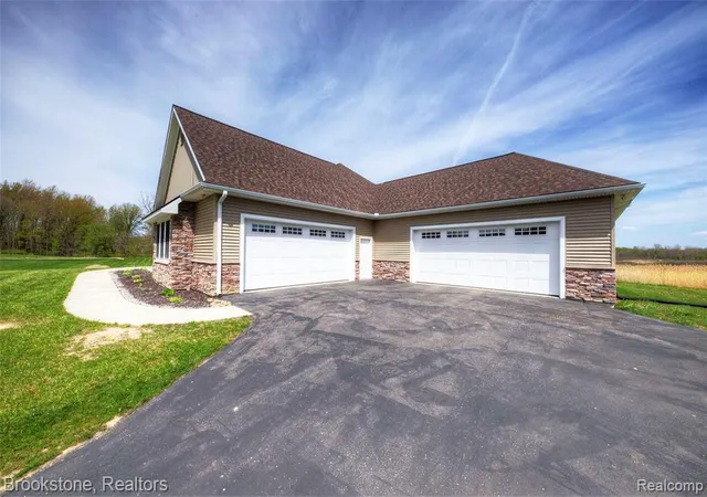 Photo 4 of Single family home for sale at 1266 Christine Dr, Lapeer, MI 48446 4206 | MLS# 60990990 | Listing updated on 2026-09-21