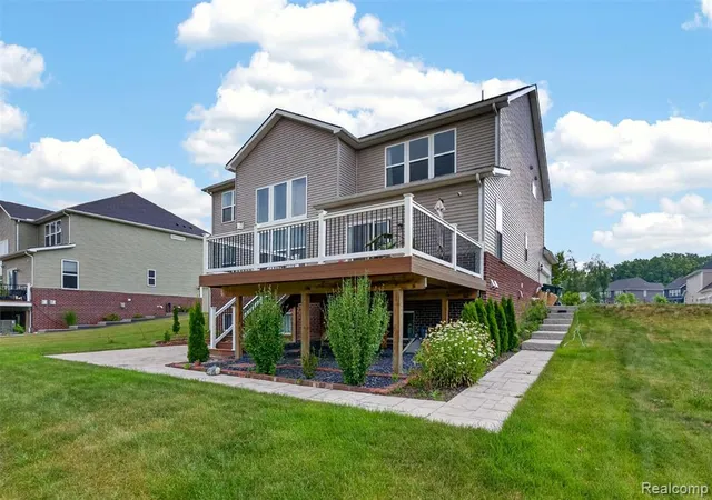 35th image of 4160 Walcott Dr, Lake Orion, MI 48359 | MLS# 61014034