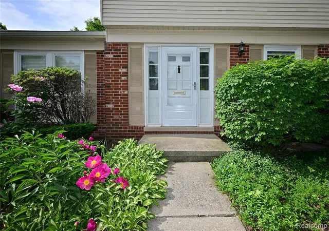 Photo 1 of Condominium at 5177 Buckingham, Troy, MI 48098 | MLS# 60999334 |  | Sold on 2026-07-10