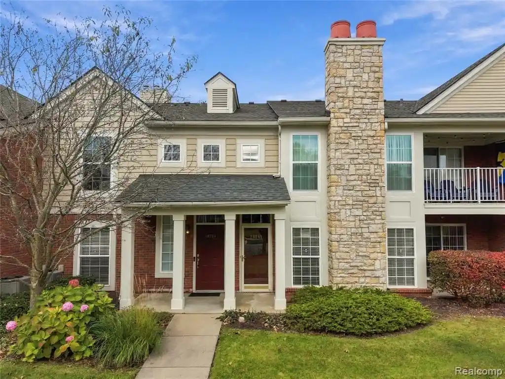 Condo for sale at 28251 Oakmonte Cir, New Hudson, MI 48165 | MLS# 61039770