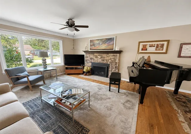 Photo 4 of Sale Pending at 937 Farrell Ave, Kalamazoo, MI 49006 | MLS# 70554272 | Listing updated on 2026-10-01