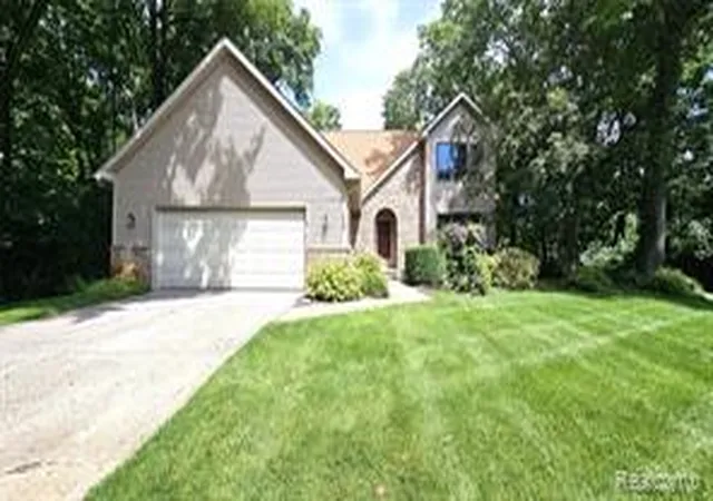 Homes for sale in Pinckney, MI | 448 Fairwood Rd, Pinckney, MI 48169 | MLS# 61009357
