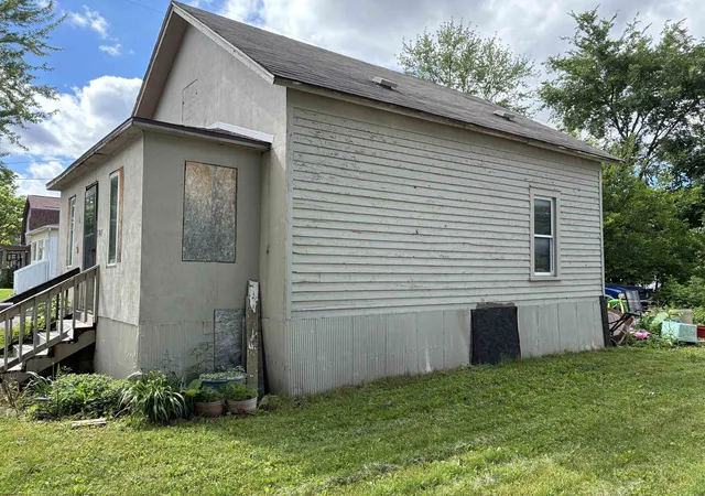 Photo 2 of Single family home for sale at 1507 11th Street, Bay City, MI 48708 | MLS# 50214900 | Listing updated on 2026-07-17