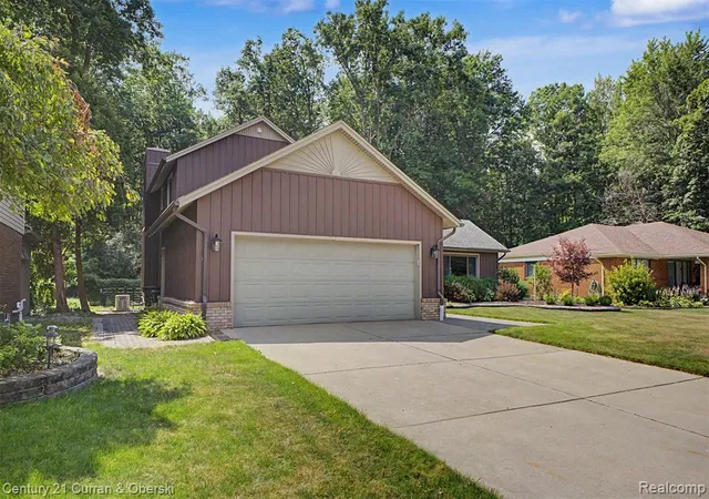 Homes for sale in Riverview, MI | 17620 Fox Glen Dr, Riverview, MI 48193 | MLS# 61009449