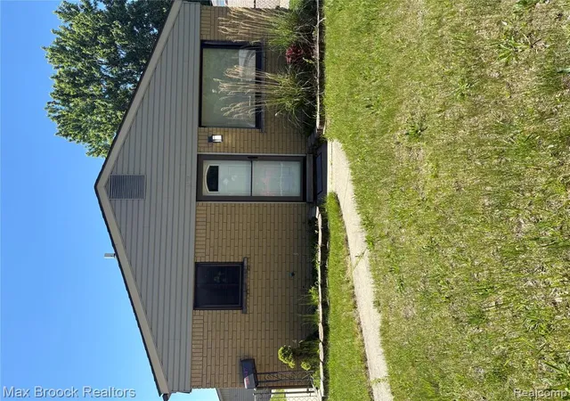 Photo 1 of Single family home for sale at 32047 Linderman Ave, Warren, MI 48093 | MLS# 61017099 | Listing updated on 2026-10-13
