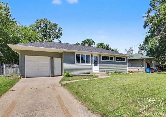 Homes for sale in Wayland, MI | 323 Lorene St, Wayland, MI 49348 | MLS# 70540085