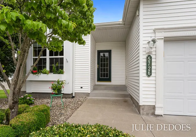 Photo 2 of Sale Pending at 5726 N Turning Leaf Wy, Fruitport, MI 49415 | MLS# 70554322 | Listing updated on 2026-09-01