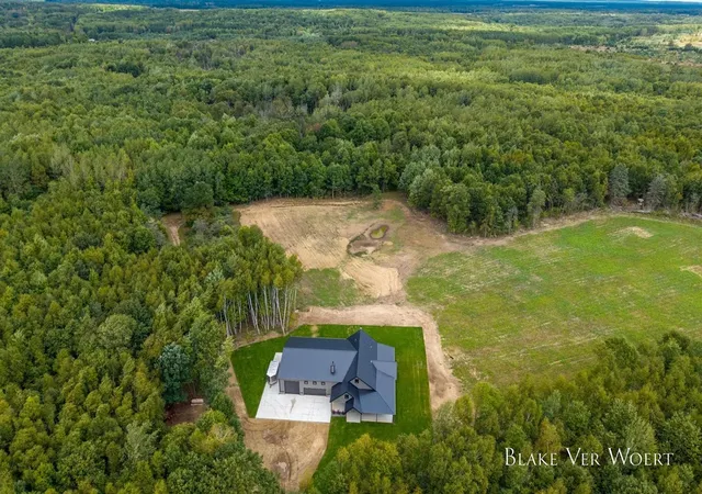 Homes for sale in Remus, MI | 360 12 Mile Rd, Remus, MI 49340 | MLS# 70520045