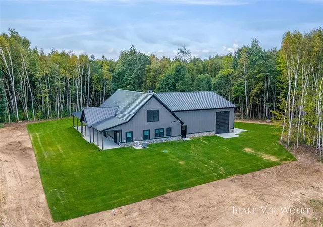 Homes for sale in Remus, MI | 360 12 Mile Rd, Remus, MI 49340 | MLS# 70520045