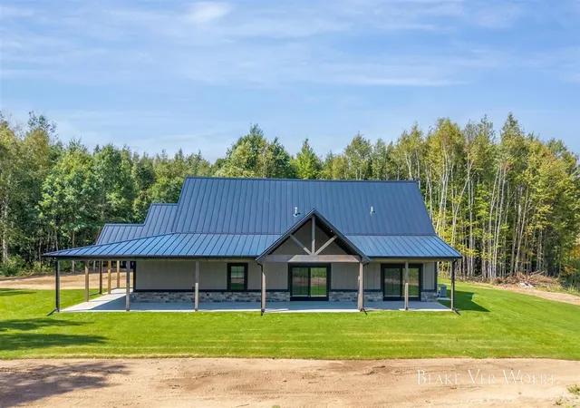 Homes for sale in Remus, MI | 360 12 Mile Rd, Remus, MI 49340 | MLS# 70520045