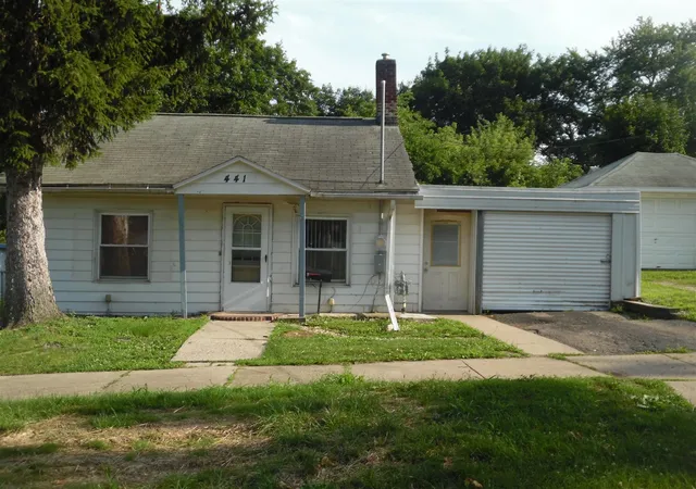 Homes for sale in Jackson, MI | 441 Adams St, Jackson, MI 49202 | MLS# 70544837