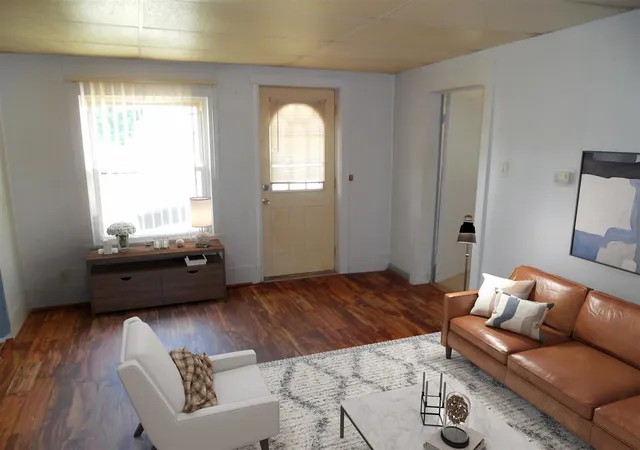 Photo 3 of Single family home for sale at 441 Adams St, Jackson, MI 49202 | MLS# 70544837 | Listing updated on 2026-08-28