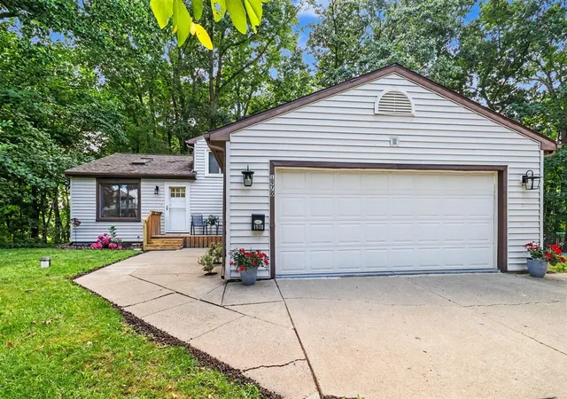 Photo 2 of Single family home for sale at 1970 Country Clb Way, Albion, MI 49224 | MLS# 70545275 | Listing updated on 2026-08-31