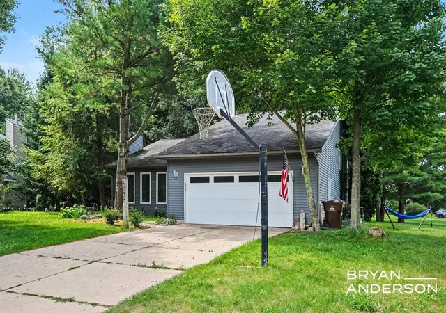 2nd image of 6158 Miramonte Dr, Rockford, MI 49341 | MLS# 70550867