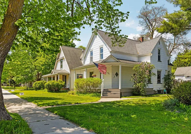 Homes for sale in Traverse City, MI | 1026 W Front St, Traverse City, MI 49684 | MLS# 80068981