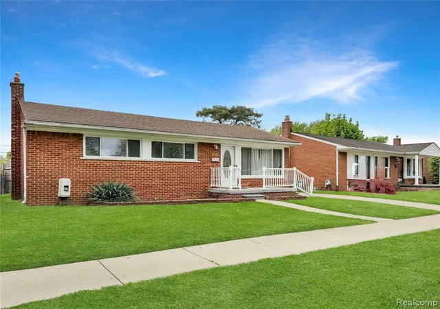 Homes for sale in Melvindale, MI | 3511 Elizabeth St, Melvindale, MI 48122 1161 | MLS# 60962416