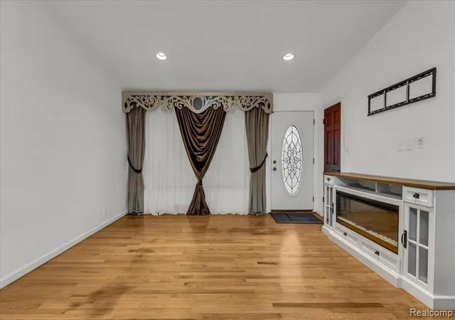 Homes for sale in Melvindale, MI | 3511 Elizabeth St, Melvindale, MI 48122 1161 | MLS# 60962416
