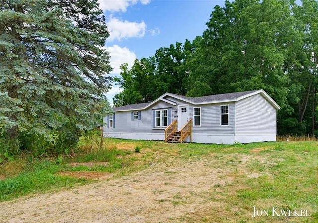 2nd image of 8636 Maple Rd, Lyons, MI 48851 | MLS# 70547901