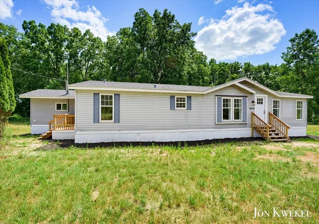 3rd image of 8636 Maple Rd, Lyons, MI 48851 | MLS# 70547901