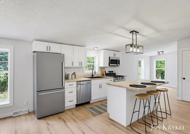 5th image of 8636 Maple Rd, Lyons, MI 48851 | MLS# 70547901