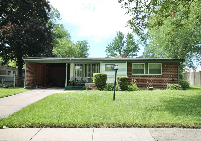 Homes for sale in Oak Park, MI | 13301 Kenwood St, Oak Park, MI 48237 | MLS# 50212718
