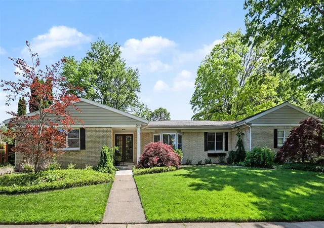 Homes for sale in Grand Rapids, MI | 2601 Barfield Dr, Grand Rapids, MI 49546 | MLS# 70535359