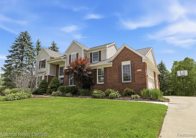 4th image of 23431 Winged Foot Wy, South Lyon, MI 48178 9083 | MLS# 61005486