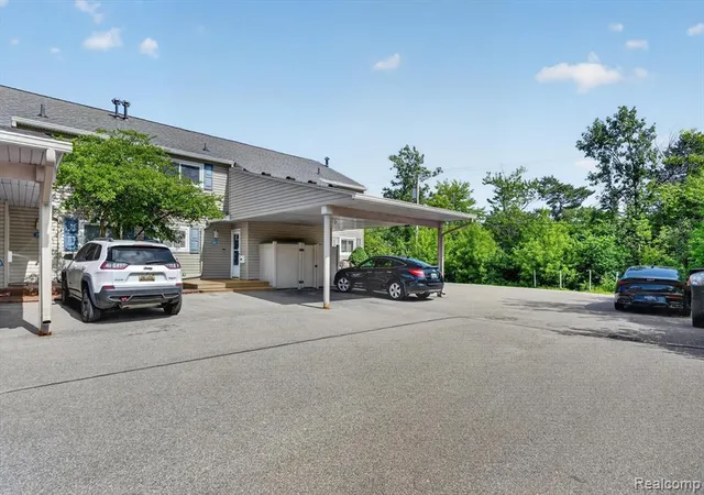 2nd image of 761 Kirts Blvd, Troy, MI 48084 | MLS# 61019843