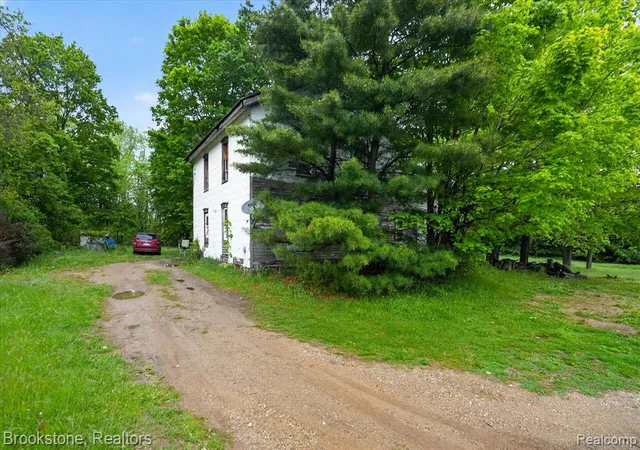Homes for sale in Pleasant Lake, MI | 4658 E Territorial Rd, Pleasant Lake, MI 49272 | MLS# 60996076